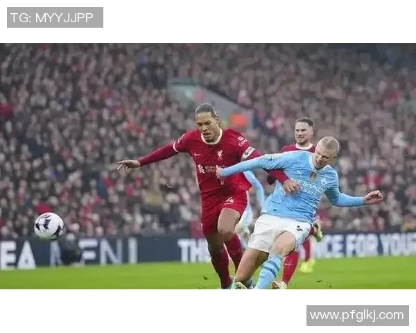 世界杯焦点战曼城与利物浦0比0平局帽子戏法瞬间引发全场热议