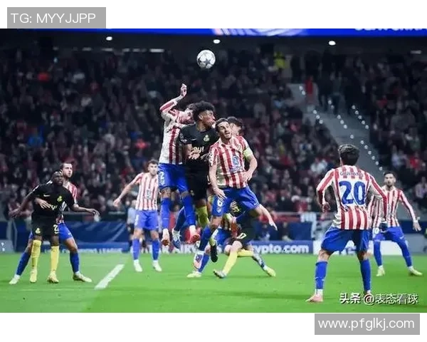 友谊赛精彩瞬间里昂大胜本菲卡乌龙球引发转会热议