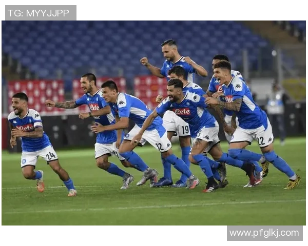 德甲焦点战那不勒斯小胜本菲卡争议判罚引发全场热议