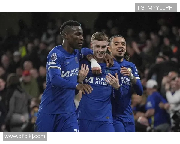 国王杯精彩对决切尔西逆转曼联红牌争议引发全场热议